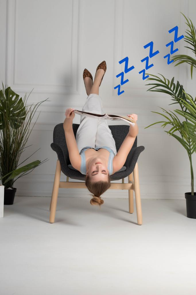 Обладаю уникальной способностью- могу уснуть в любых условиях и в любом положении тела. Вы тоже?