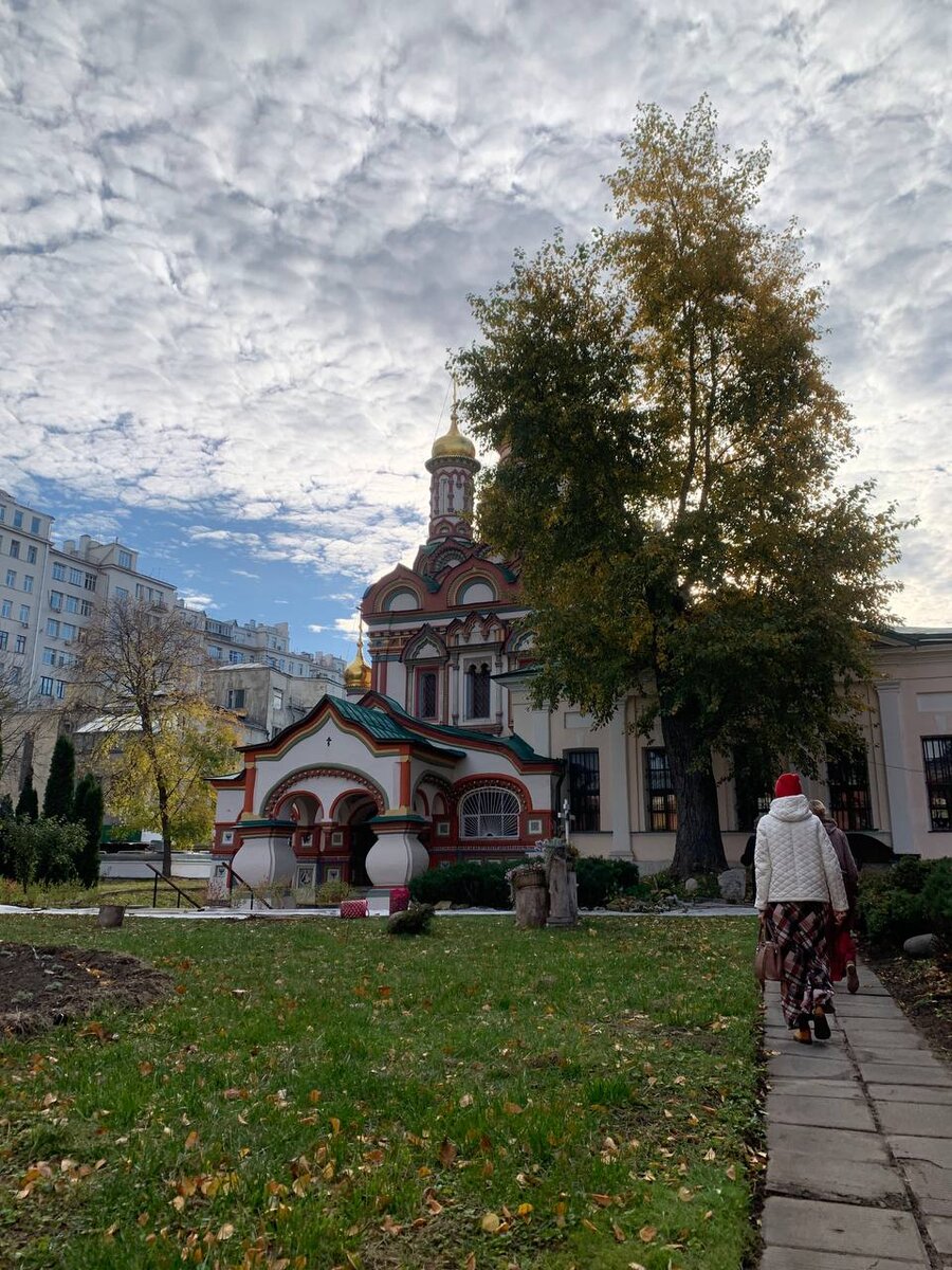 Музей находится в самом центре Москвы, в подклетье Храма Николая Чудотворца на Берсеневке. 