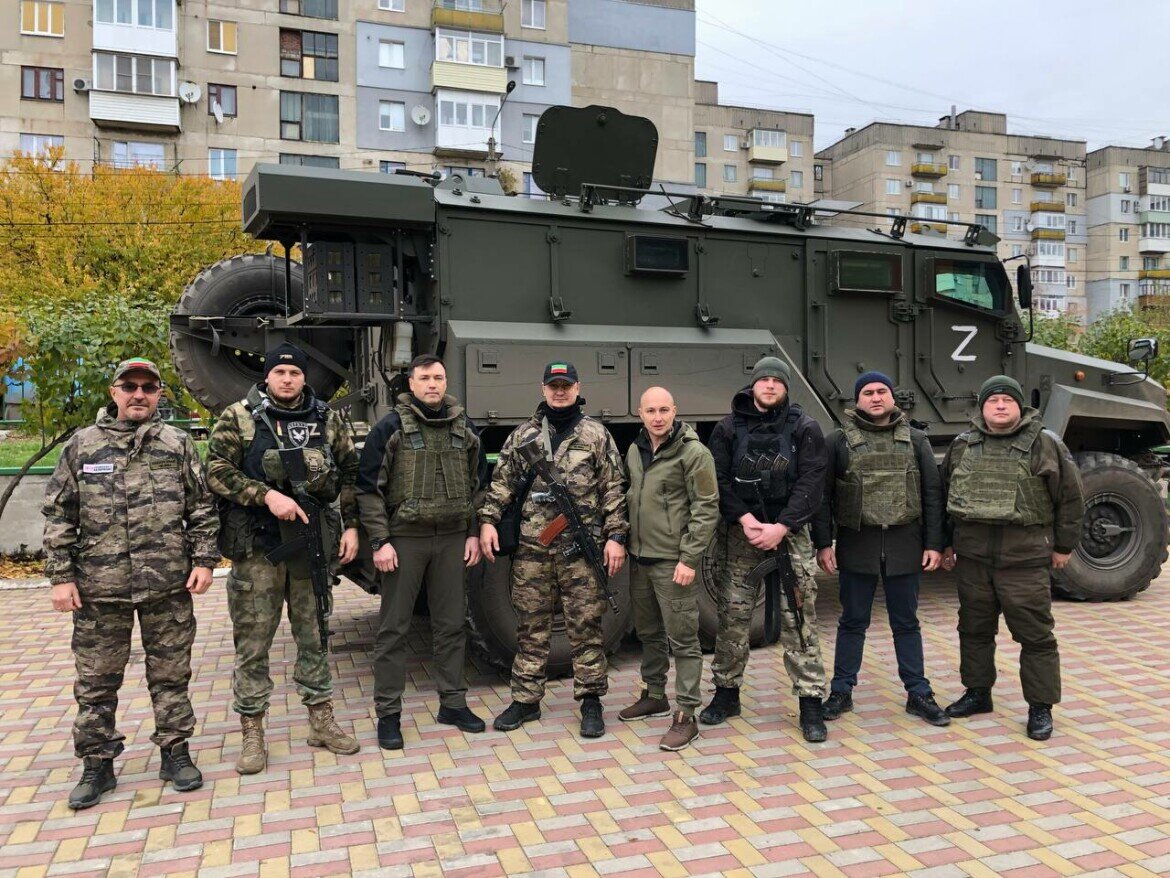 ​Эдуард Шарафиев: «Я шесть раз выезжал с гуманитарной миссией во все четыре новых субъекта России, в том числе в наш подшефный город Лисичанск». Фото: телеграм-канал @EduardSharafiev 