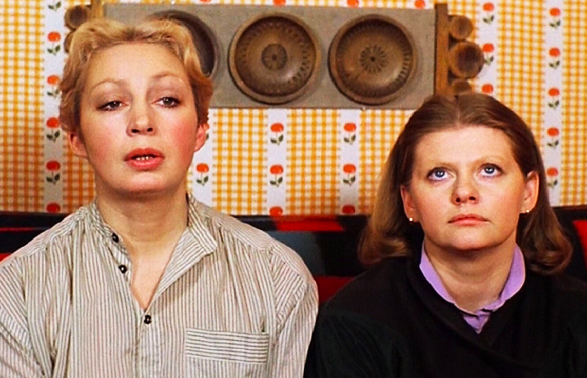 Ирина Муравьёва и Татьяна Васильева в фильме "Самая обаятельная и привлекательная", Мосфильм, 1985.