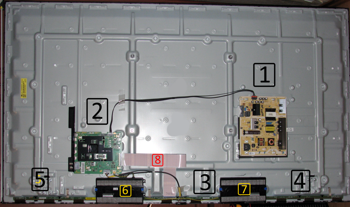 1. Плата питания. 2. Основная плата. 3. Плата матрицы (средняя). 4. Плата матрицы (правая). 5. Плата матрицы (левая). 6. Правая колонка . 7. Левая колонка. 8. Шлейф.
