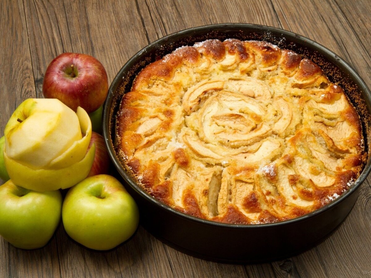 Пирог с яблоками в духовке. Шарлотка с яблоками.