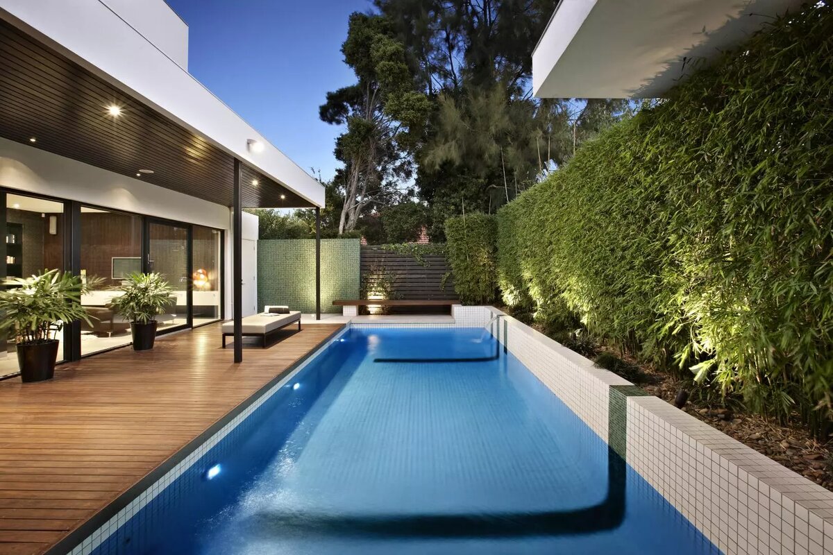 Дом с бассейном