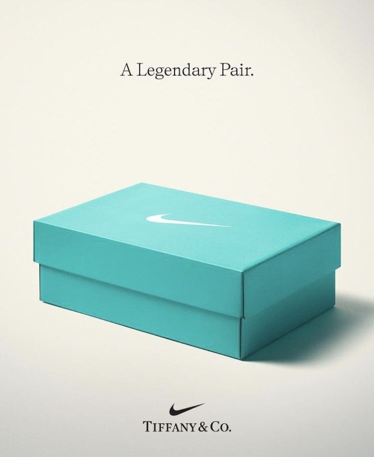 Коробка из под кроссовок Nike в классическом бирюзовом цвете Tiffany&Co