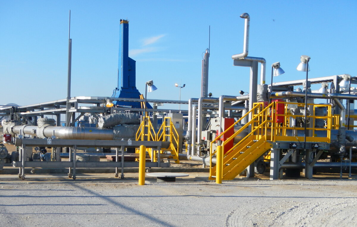    Буровая площадка "Чайво" в рамках проекта "Сахалин-1"  Александр Семенов/ТАСС