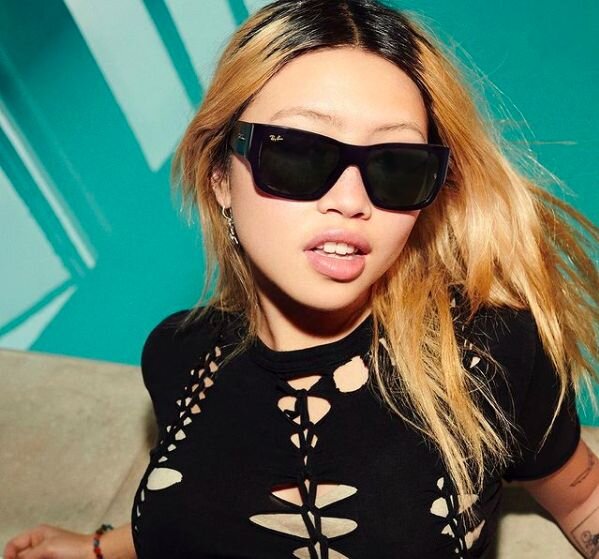 Массивная пластиковая оправа от Ray Ban