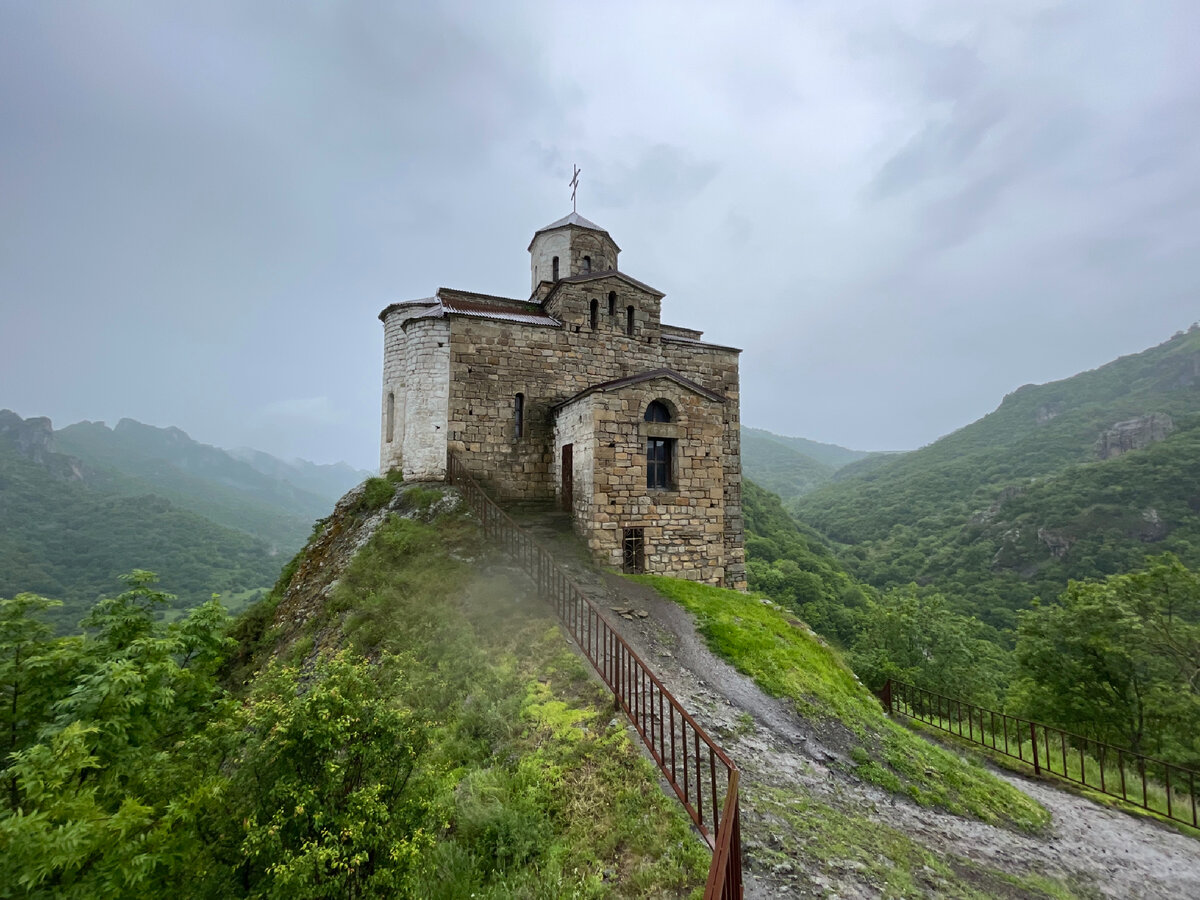 Домбай шоанинский храм