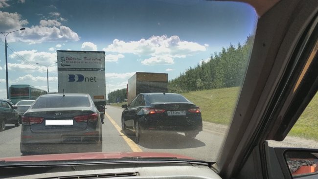 Передвижение по обочине расценивается как административное правонарушение и наказывается штрафом