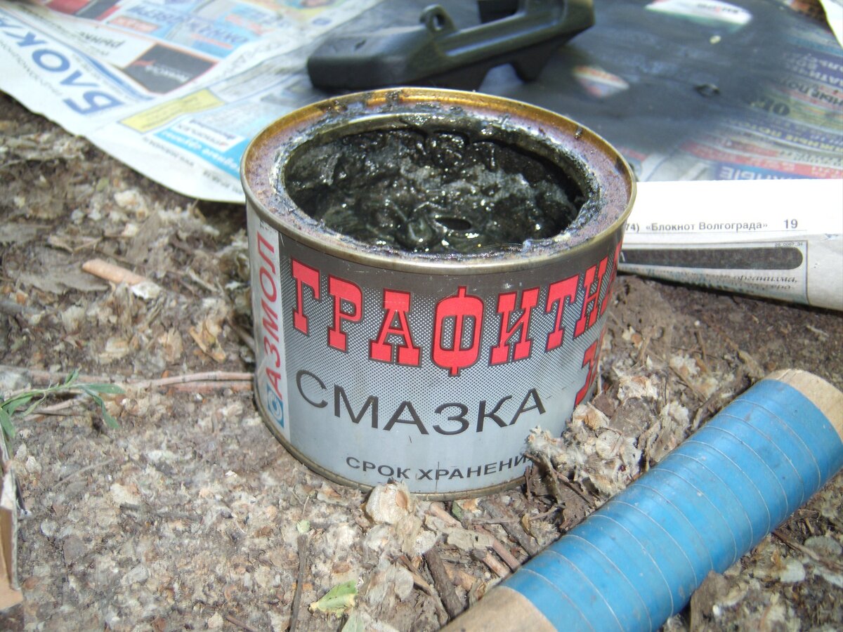 Автомаляр рассказал, чем нужно обработать глушитель, чтобы он не ржавел ...