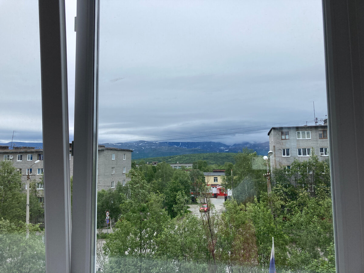 Апатиты. Вид из городской стоматологической поликлиники, июнь 2021. Здесь и далее все фото автора