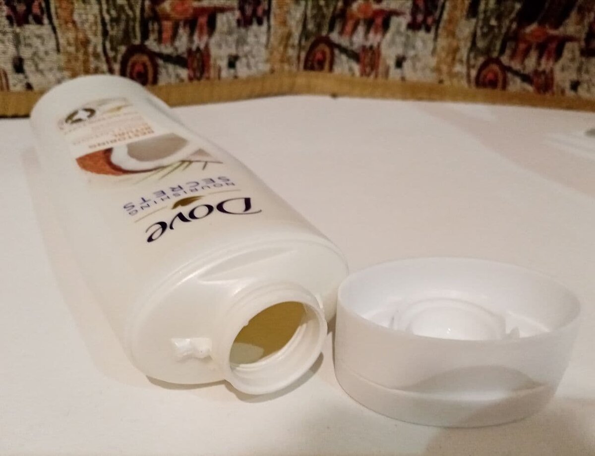 Последний крем для тела (не считая одного для массажа. тот используется по назначению!). Теперь спокойно купила новый и не буду брать еще, все-таки, научена опытом проекта почти на 2 года.