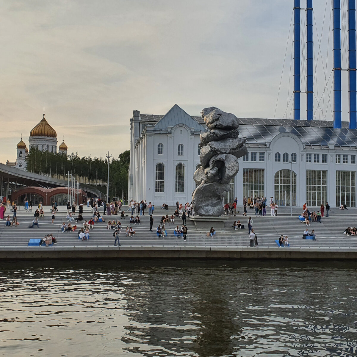 памятник большая глина москва