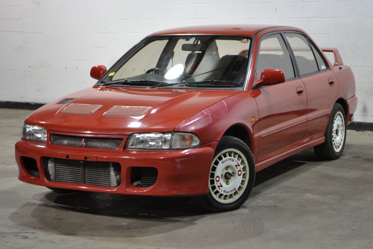 Evolution I Первый Lancer Evolution был построен специально для World Rally Championship.