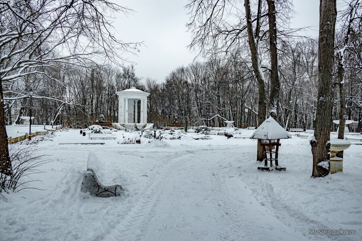 В Нескучном саду