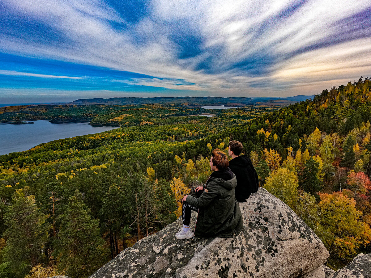 Аракульский Шихан находится вдалеке от остановок общественного транспорта, поэтому к уникальной природной достопримечательности удобнее будет отправиться на автомобиле.