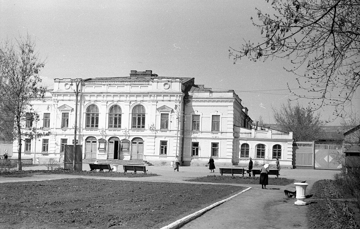 театр в саратове старое