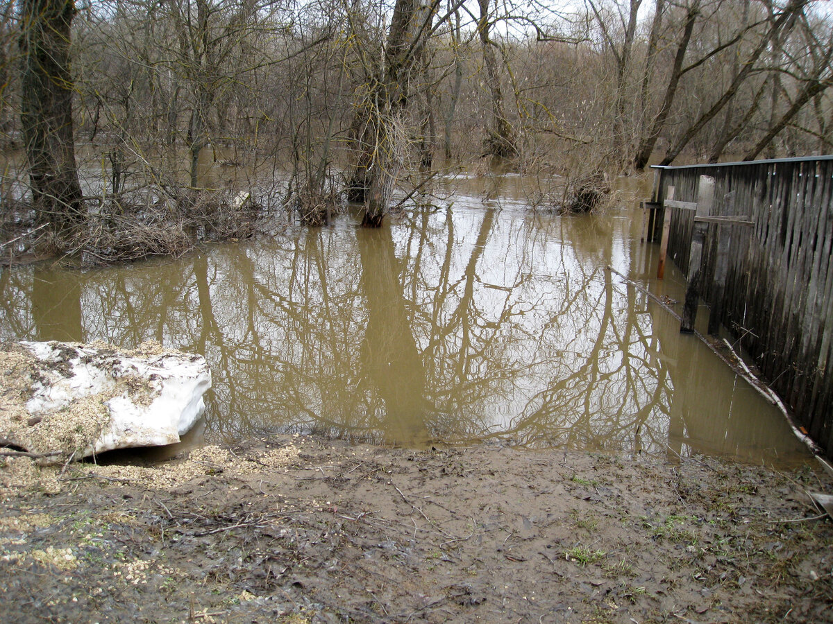 В реке воды еще много