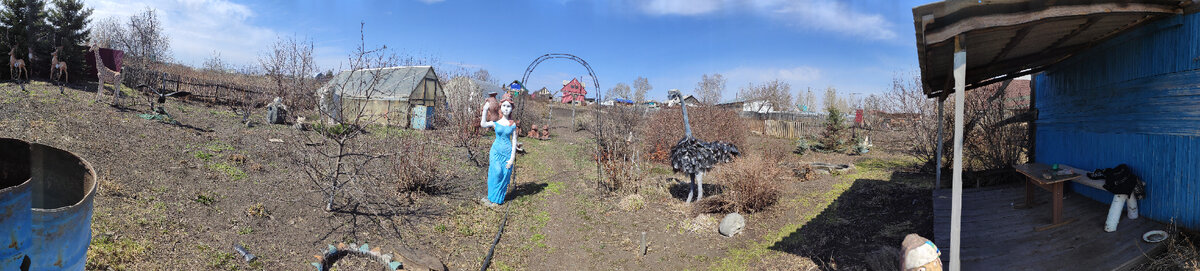 Снимала панорамой. Пусто, но чистенько.