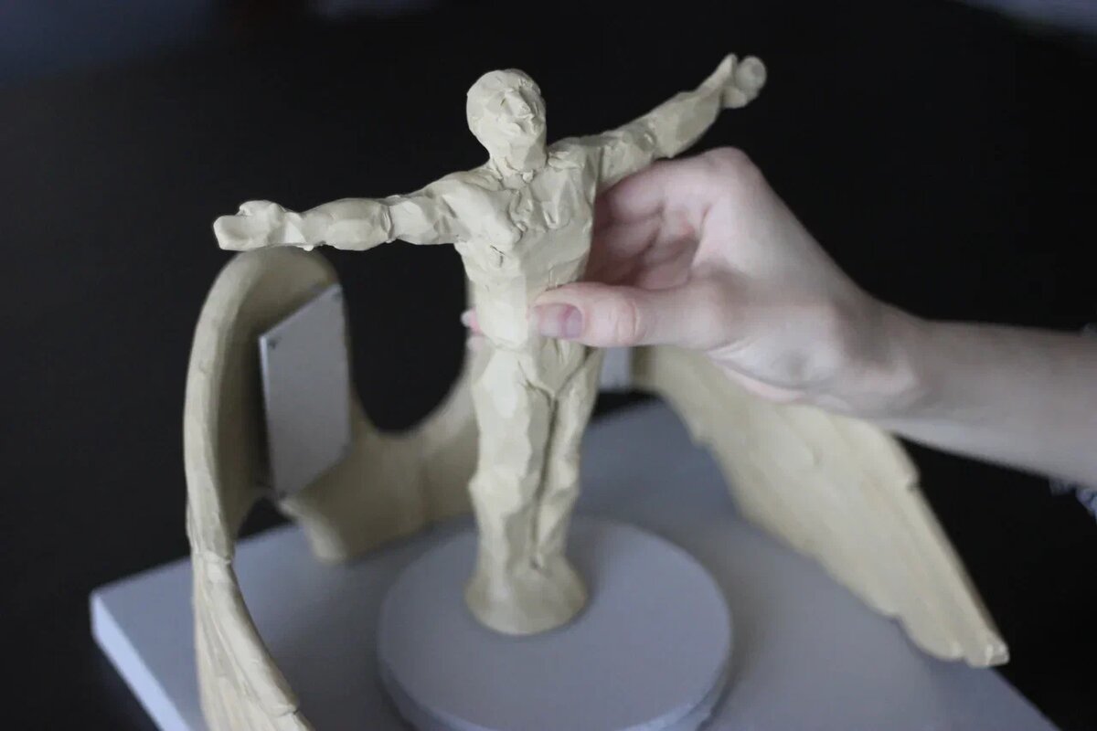 Глиняная модель скульптуры