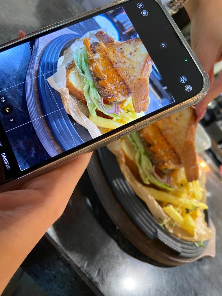 Сдался нам ваш биг мак )))