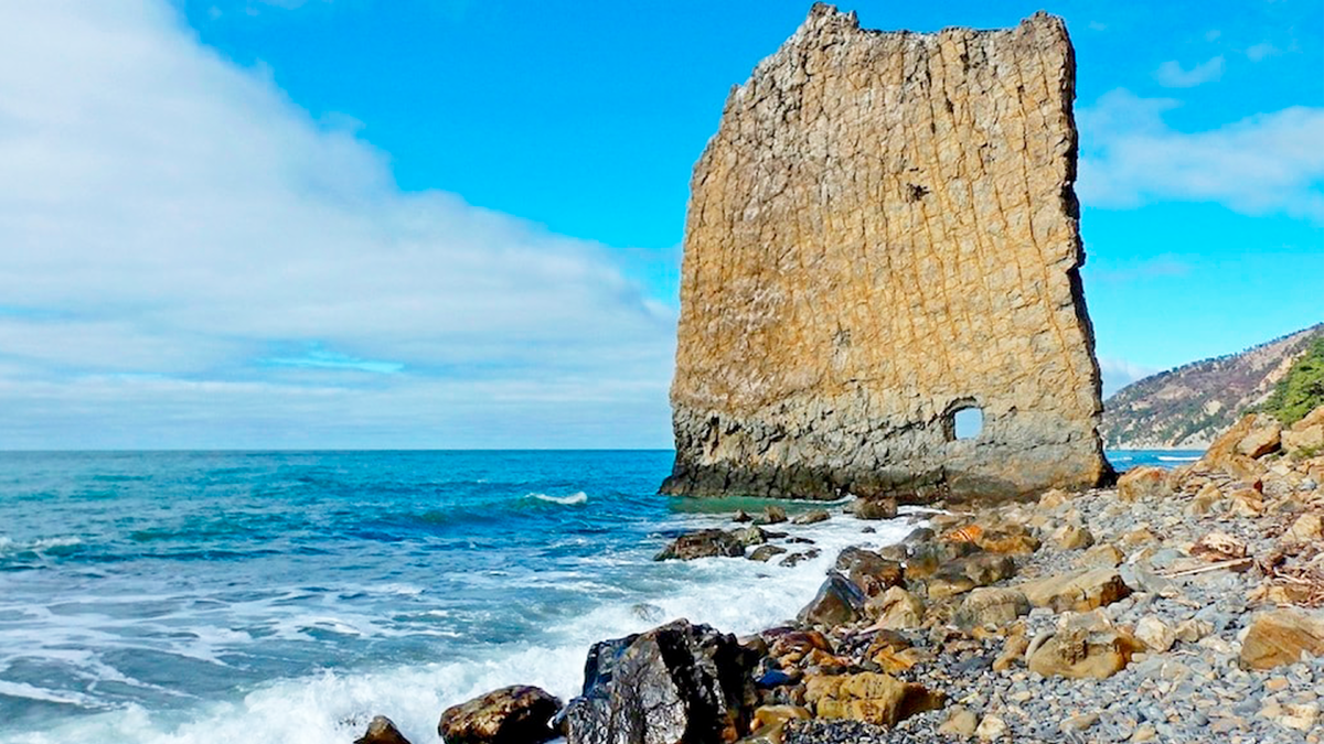 Скала Парус черное море Геленджик