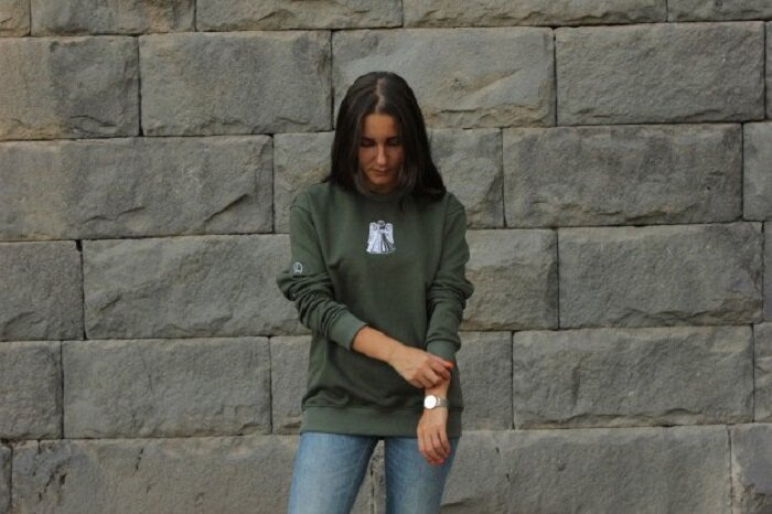 Арцахский бренд «Lyoka's» выступает против всего турецкого: Как можно связать «Татик-Папик» (Бабушка и Дедушка) из турецких ниток? Фоторяд