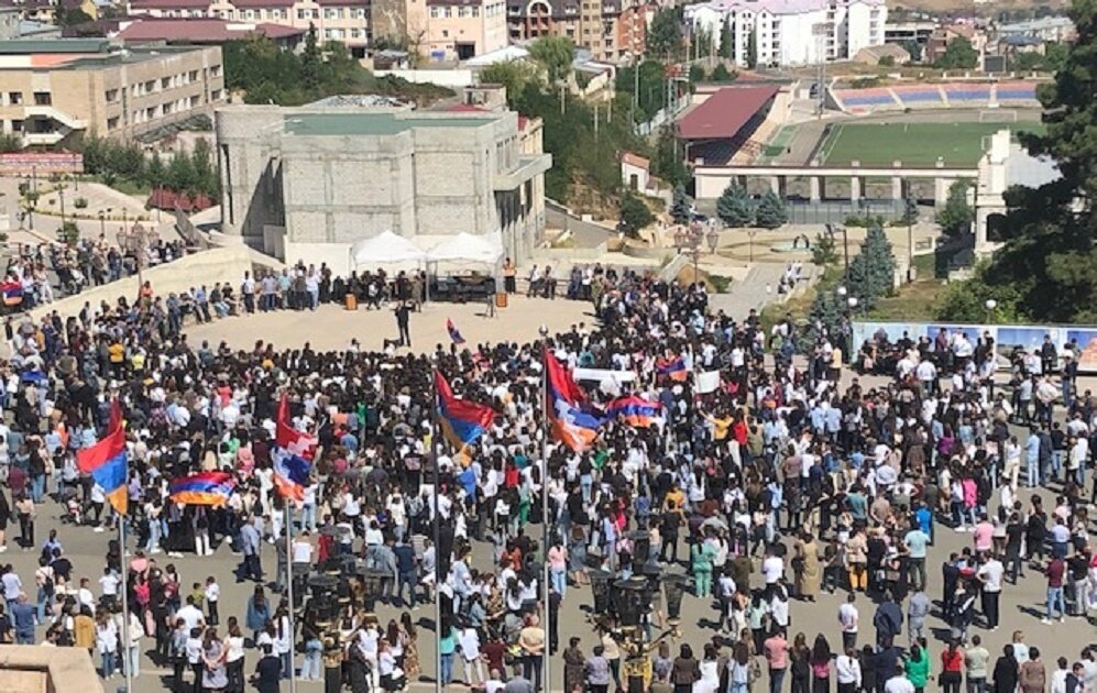 В связи с широкомасштабной агрессией Азербайджана против Армении и внутриполитическими событиями в РА руководство Республики Арцах (Нагорно-Карабахской Республики) вновь озвучило позицию властей и...