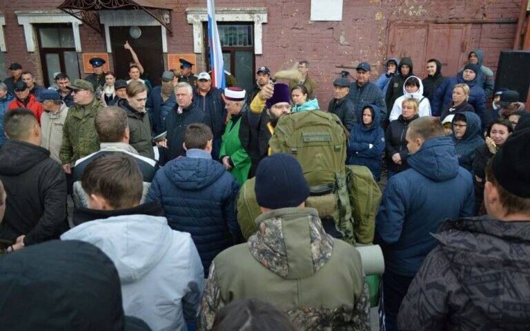    Мобилизованные жители Оренбургского района отправилась на обучение и боевое слаживание Белов Михаил Александрович