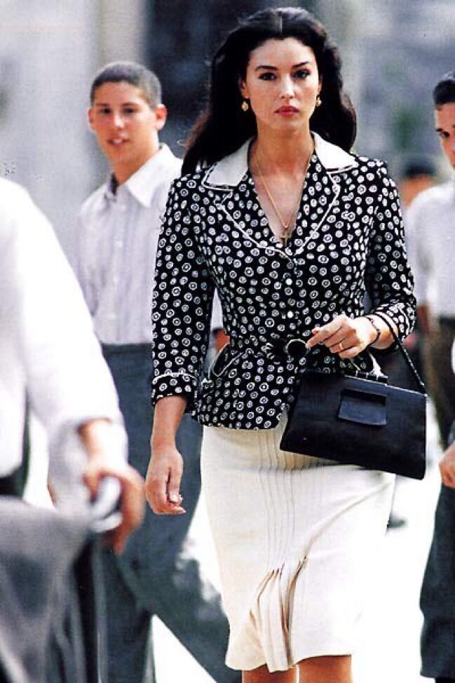 Кадр из фильма "Малена". Источник - Яндекс. Картинки