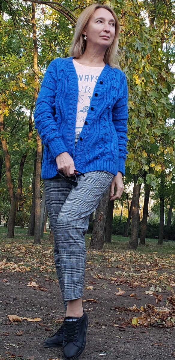 Описание вязанной кофты на сайте парижанка инфо. 