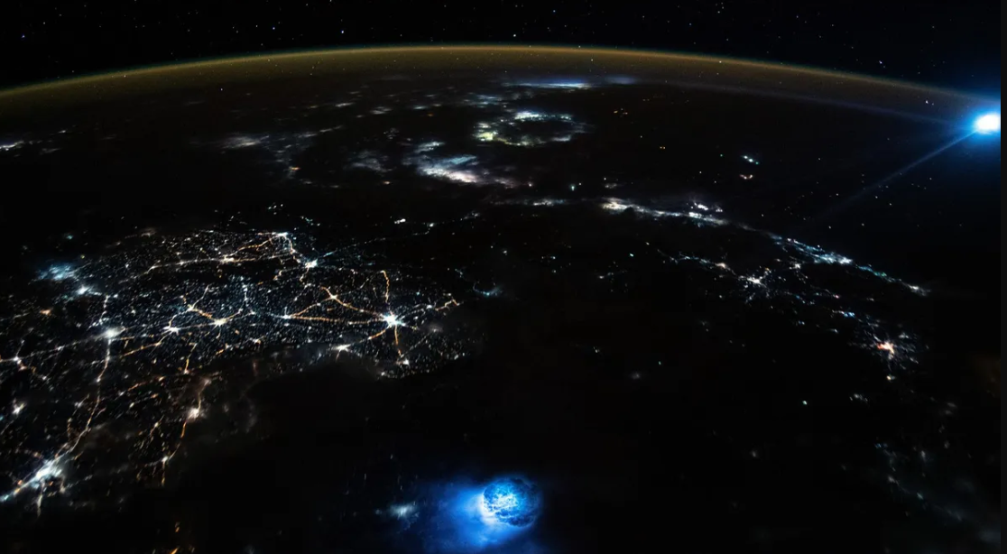 20 апреля космос. О земле и космосе. Снимки земли из космоса. Планета из космоса. Ночная земля с космоса.
