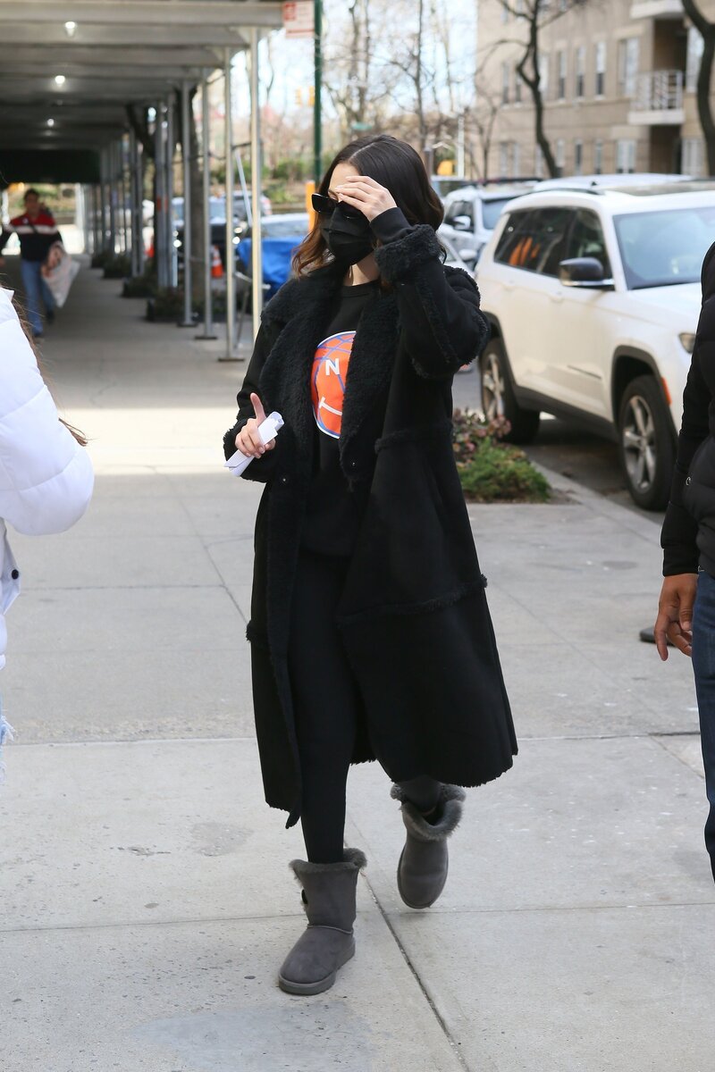    Антитренд зимы-2022 - высокие уггиLegion-Media