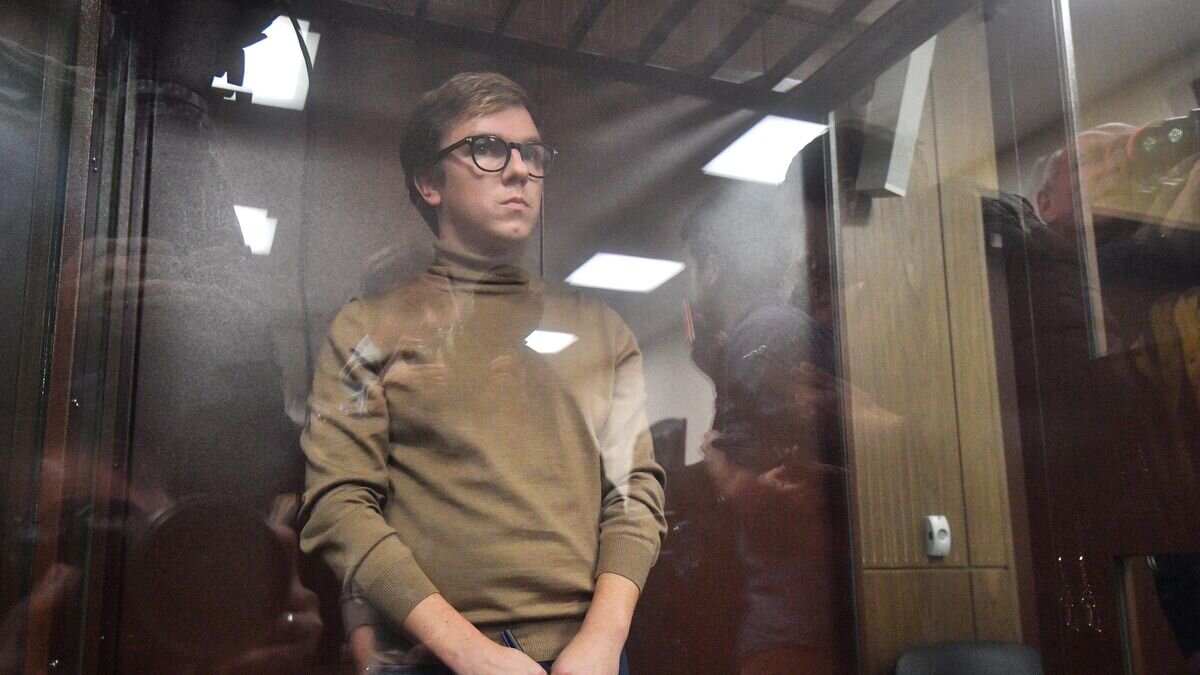    Коммерческий директор холдинга Ксении Собчак "Oсторожно Media" Кирилл Суханов в зале заседаний Тверского суда Москвы© РИА Новости / Алексей Куденко