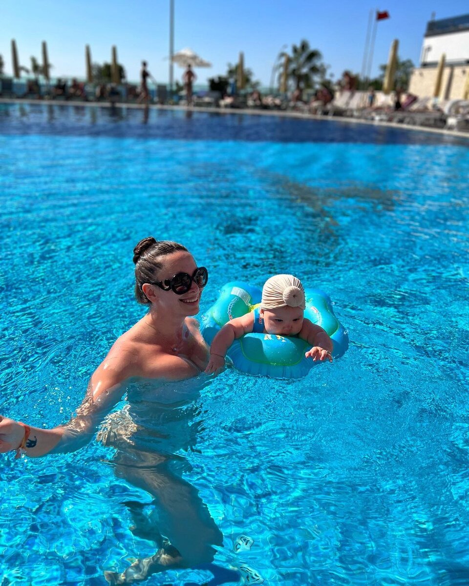     Наталья с дочерью в Турции Соцсети Натальи Фриске