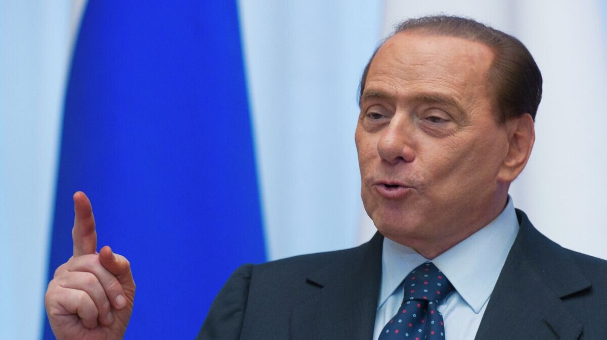   Премьер-министр Италии С.Берлускони на пресс-конференции в Сочи© РИА Новости / Сергей Гунеев