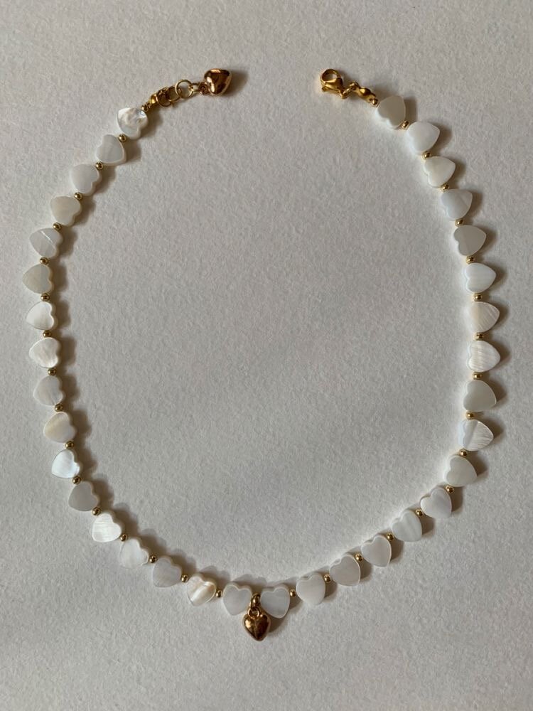 Колье из перламутра 