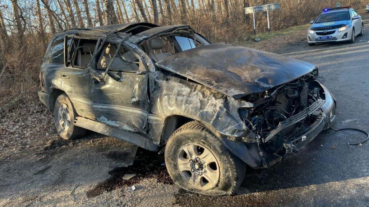    Автомобиль после ДТП в ВКО:polisia.kz