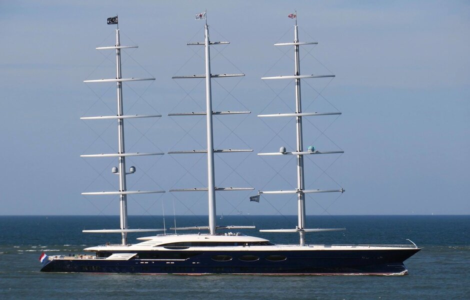 Яхта «Чёрная жемчужина» (источник: itboat.com/ru/news/2685-lodka-ne-dlya-razvlecheniy-vladelets-black-pearl-o-ee-stoimosti-i-realnom-prednaznachenii) 