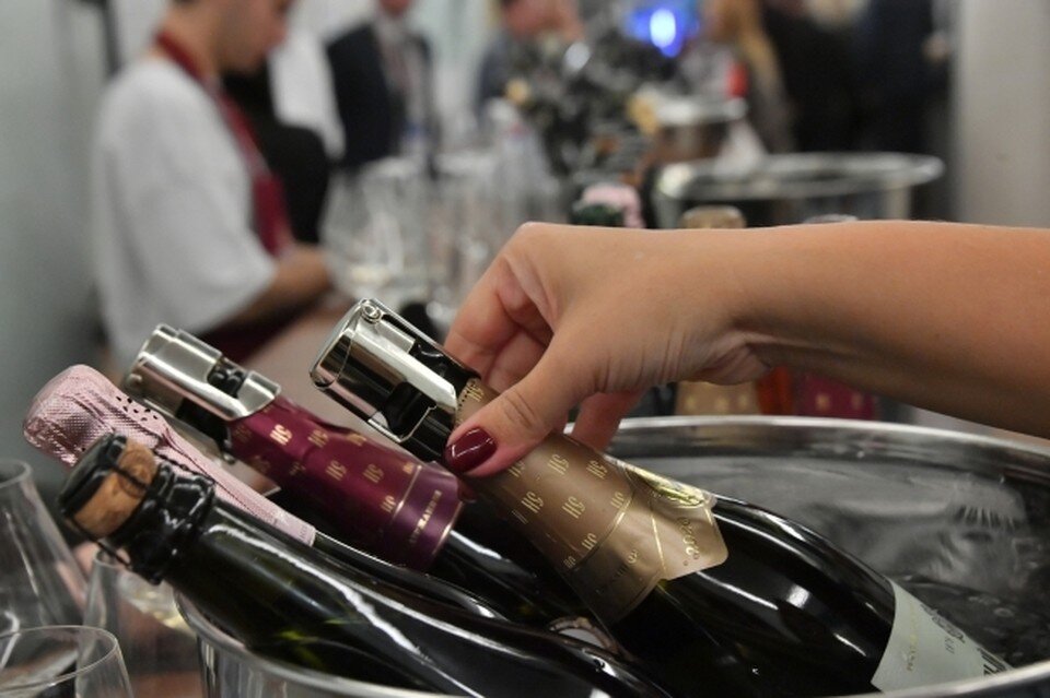     По информации ведомства, с января по октябрь 2022 года выявлено 702 случая острым отравлением алкогольными Владимир ВЕЛЕНГУРИН