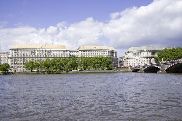 Темз-хаус — штаб-квартира MI5 на северном берегу Темзы. Фото:ru.wikipedia.org 