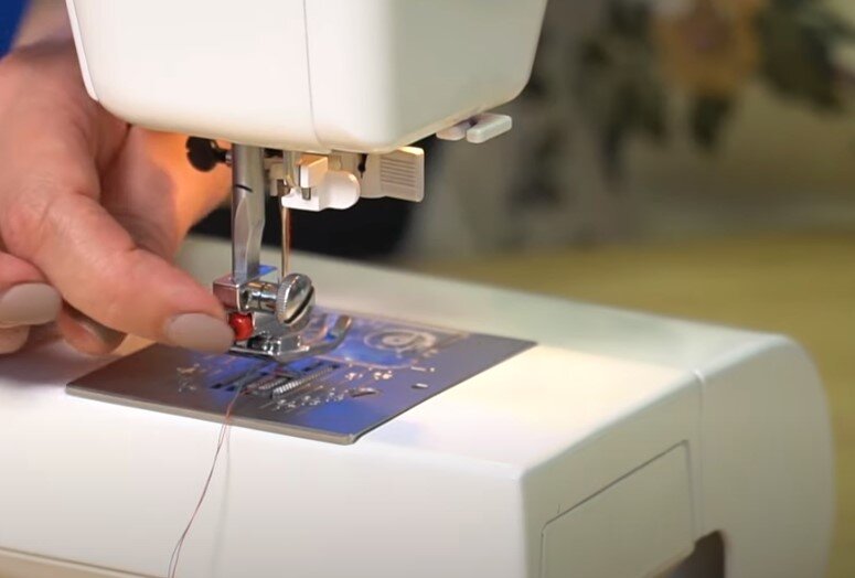 7 причин, по которым вам нужна шагающая лапка для швейной машины