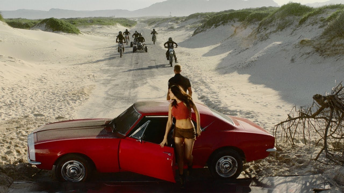 исчезающая точка фильм 1971. девушка в кабриолете. клип где машина едет по пустыне. страх и ненависть в лас-вегасе импала.