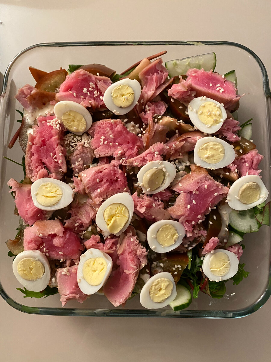 С тунцом саку