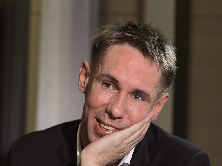 Кадр из интервью Алексея Панина Дмитрию Гордону. Посмотрите, как изменился актёр