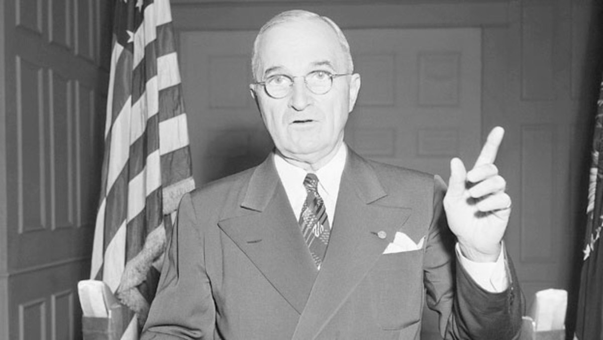 https://www.history.com/.image/t_share/MTU3ODc3NjU4MzYzNTA0MzUx/truman-orders-us-forces-to-fight-in-korean-war.jpg  Президент Трумэн