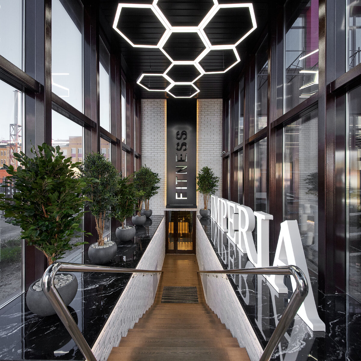 Потолочный светильник, выполненный по индивидуальному дизайну, настенное панно из композитного материала с торцевой подсветкой 