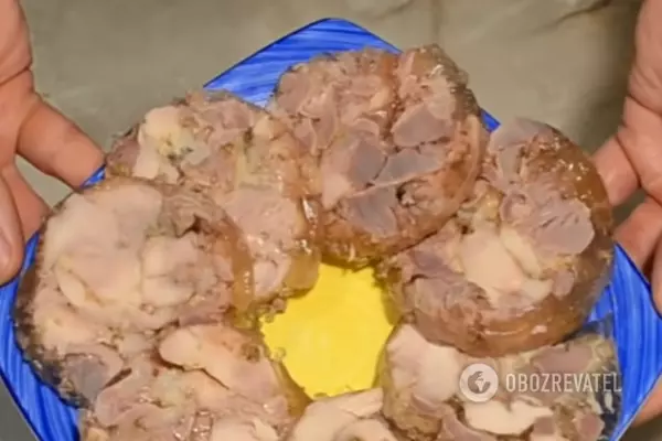 Подаем нарезав на порционные куски