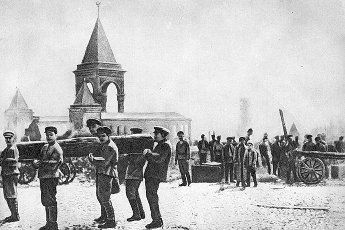 Ленин и бревно. Источник: «Дилетант»