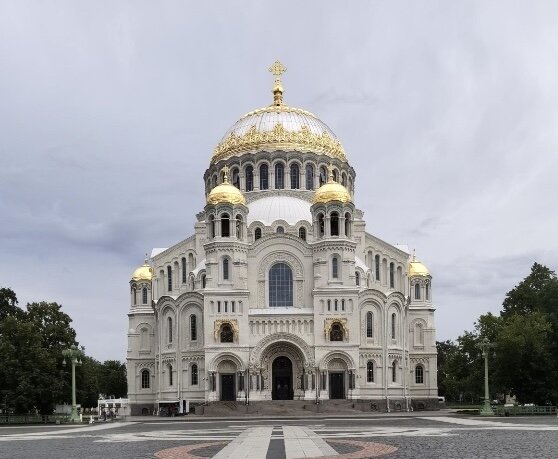Морской собор святителя Николая Чудотворца (Никольский ставропигиальный Морской собор) — последний и самый крупный из морских соборов, построенных в Российской империи. Сооружён в 1903—1913 годах в Кронштадте, в неовизантийском стиле, по проекту архитектора В. А. Косякова