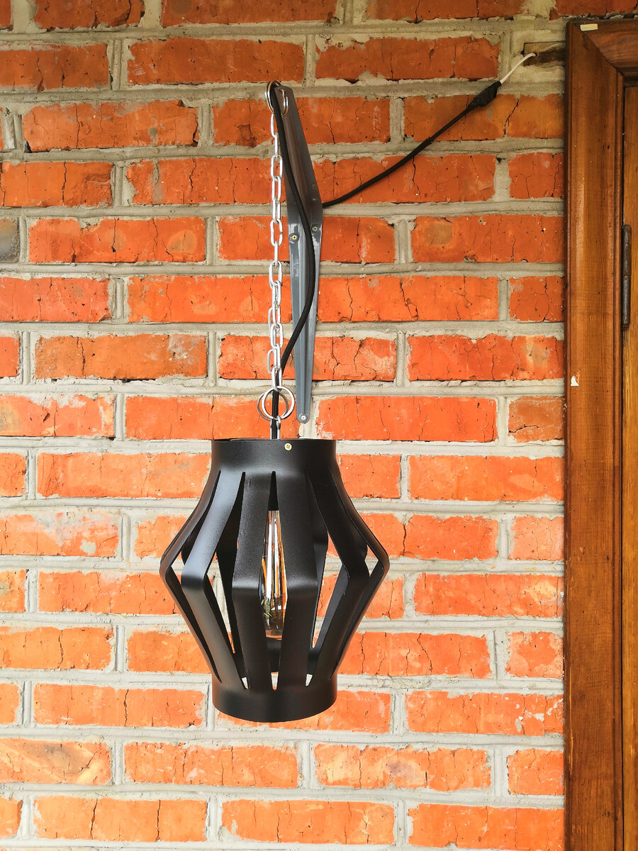 Первенец.. Его прикрепил у крыльца. Вариант 1.